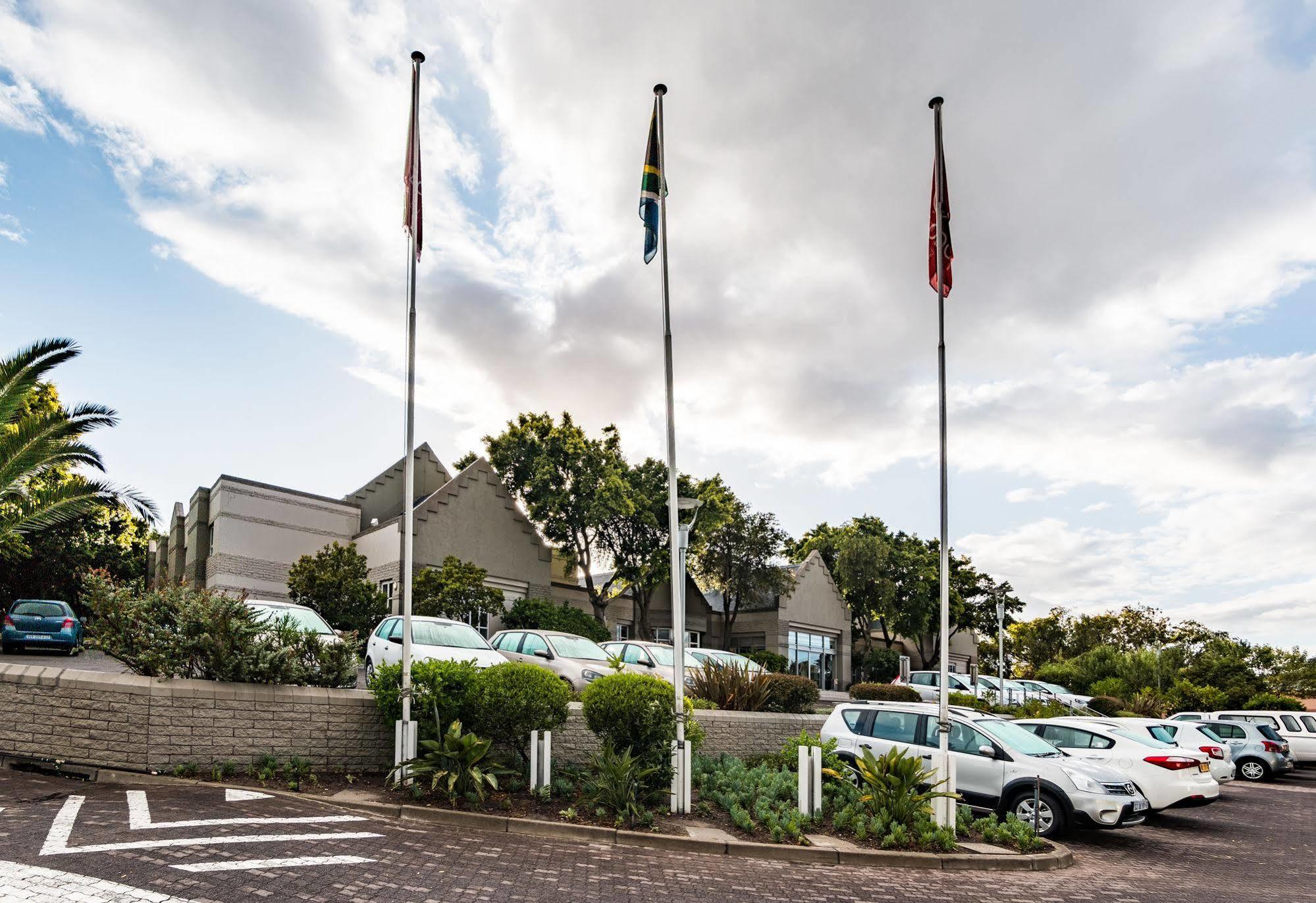 City Lodge Hotel Pinelands Cape Town Exterior photo