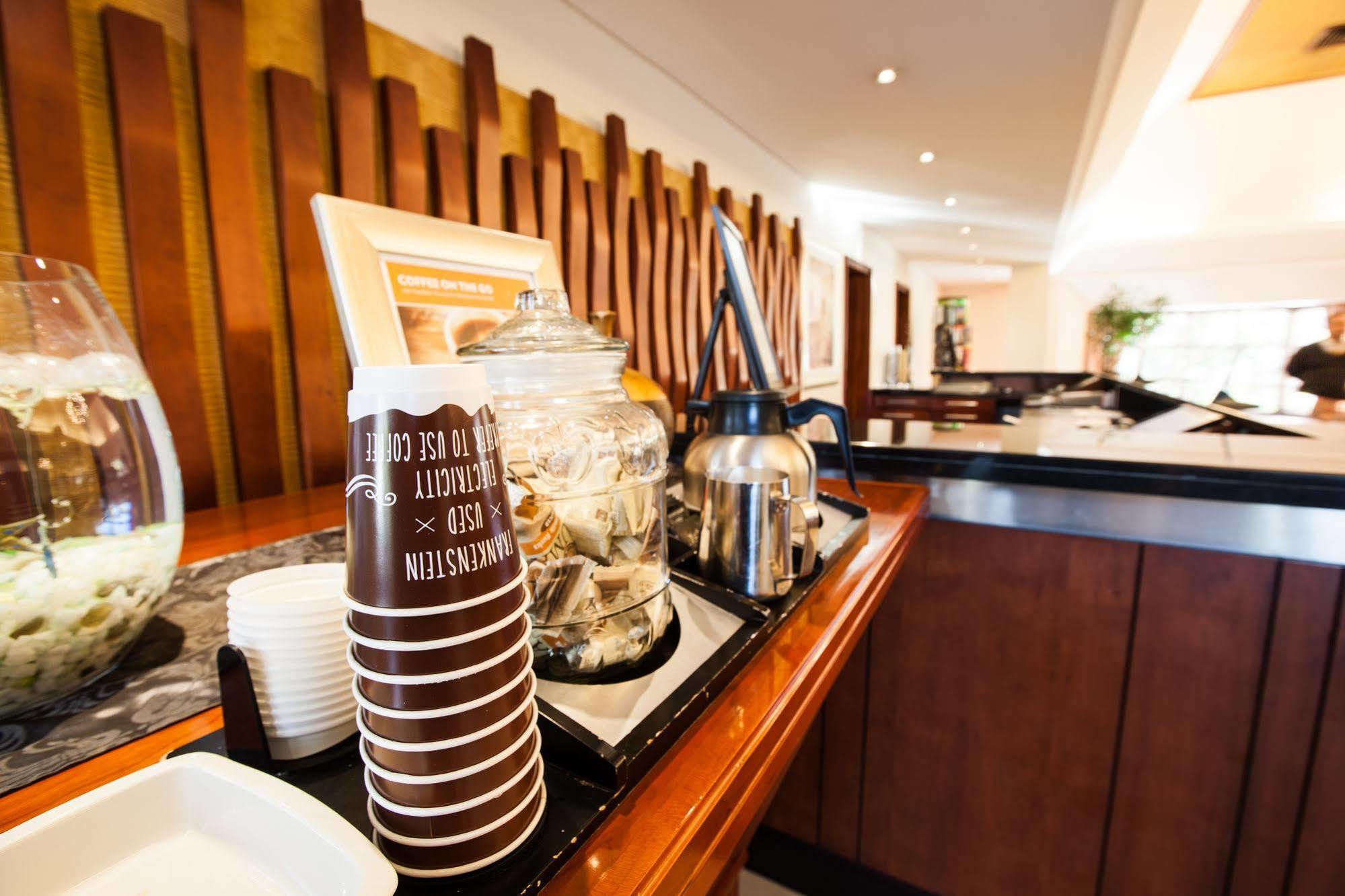 City Lodge Hotel Pinelands Cape Town Exterior photo